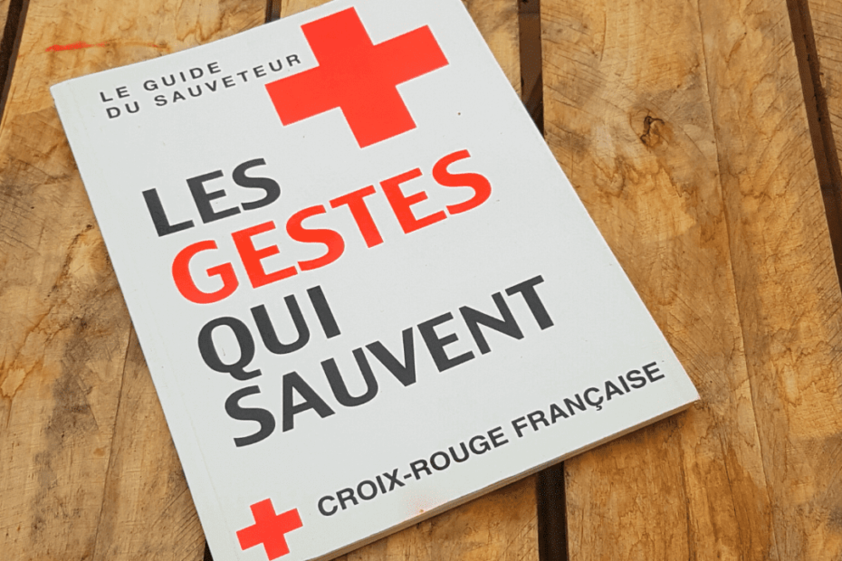 Livre les gestes qui sauvent de la croix rouge française
