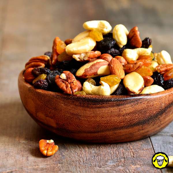 melange-de-fruits-secs Bol de fruits sec sur une table